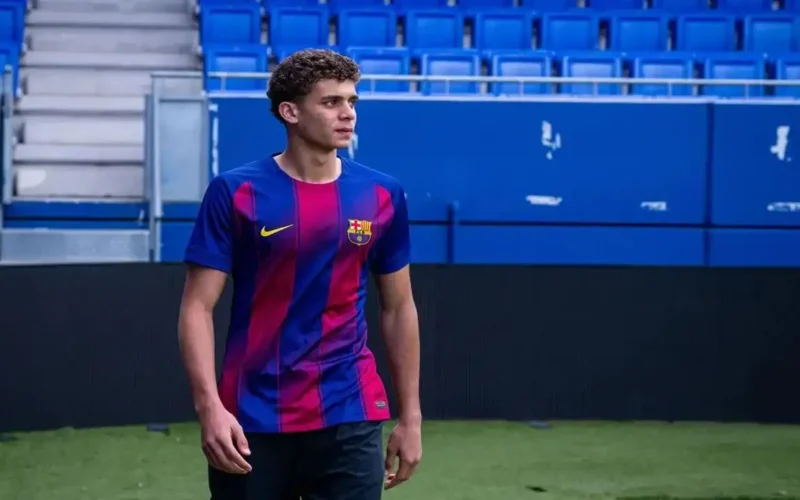 برشلونة يمنح الثقة للموهبة حمزة عبد الكريم بعقد جديد طويل الأمد